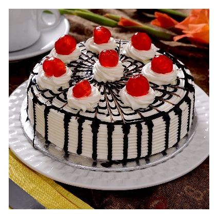 1/2 kg Black forest delight cake